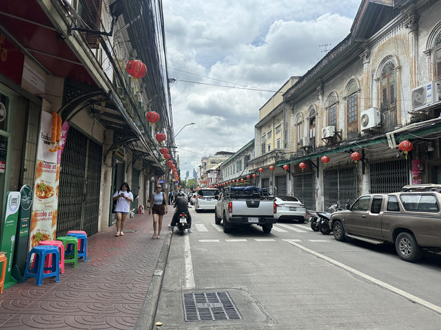 Song Wat Road shophouses and red lanterns in Bangkok Chinatown