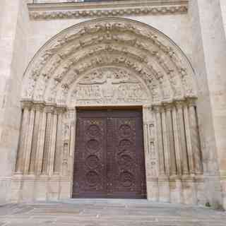 2025 サン・ドニ 観光スポット]サン＝ドニ大聖堂の観光ガイド（11月