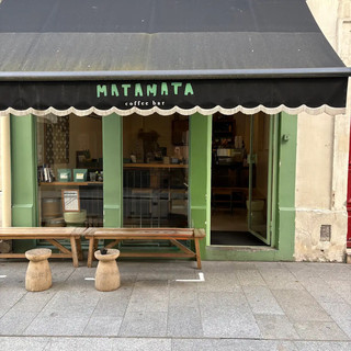 Sincere Masterclass in Parisian Coffee Culture