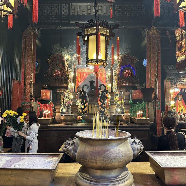 Man Mo Temple