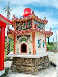 綠島溫泉土地公|溫泉靈脈的守護神,在蒸騰熱氣裡靜候人間祈願