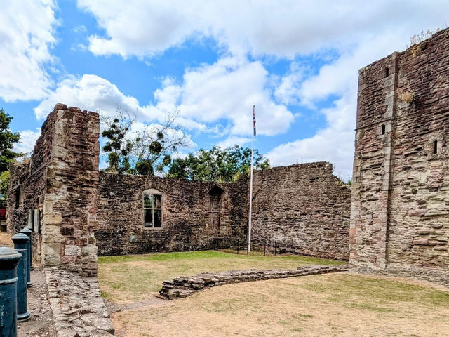 Solo Return: The Ghosts of Monmouth Castle