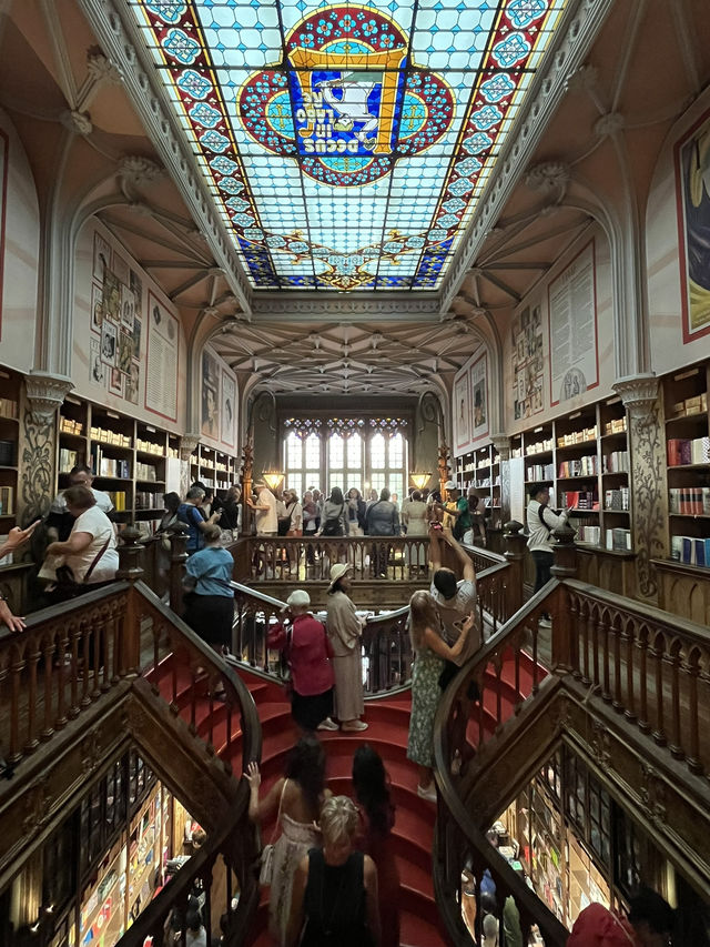 【🇵🇹ポルトガル】世界一美しい本屋"レロ書店"