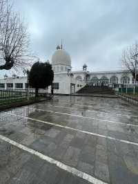 Hazratbal Masjid