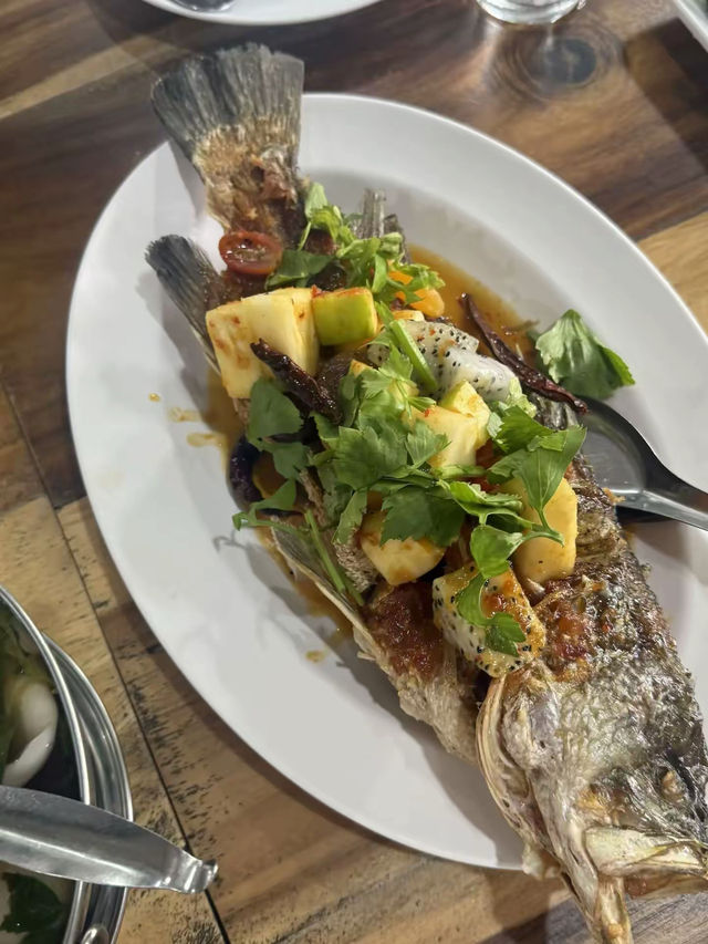 ครัวห้วยทราย ร้านอาหารย่านเพชรบุรี 🥰🧸