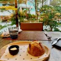 時尚有格調的Flint