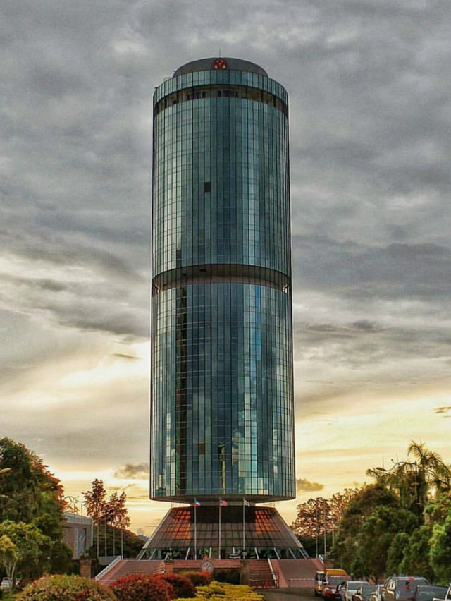 🌆🏢 Soaring High at Menara Tun Mustapha, Kota Kinabalu 🌄📸
