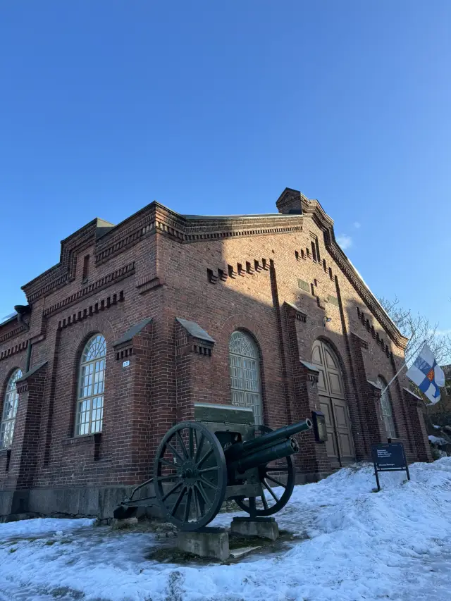 SUOMENLINNA: HELSINKI’S FORTRESS ISLAND ADVENTURE 🏰🚤🌊