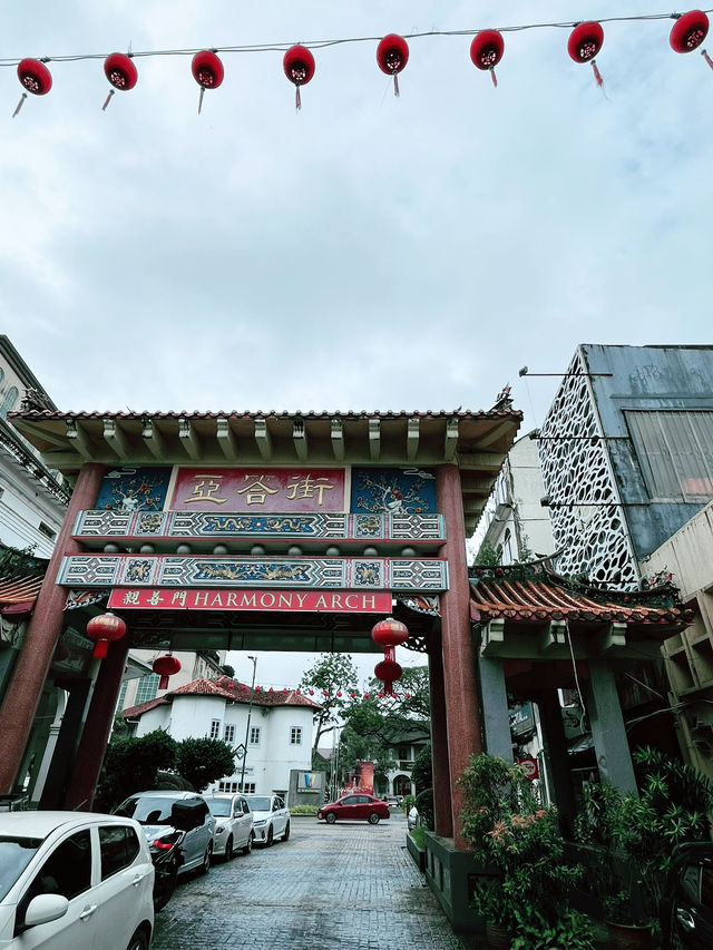 “Discovering Heritage Gems at Kuching Old Courthouse”