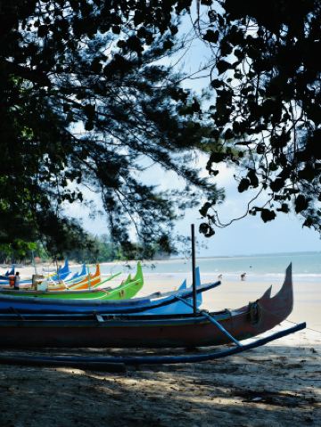 부롱 만디 해변; 햇살 가득한 오아시스