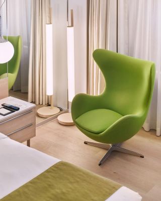 Design-Centric The Mira Hong Kong | Hidden Outdoor Lounge × Premium MiraSpa × One-Stop Shopping & Dining.