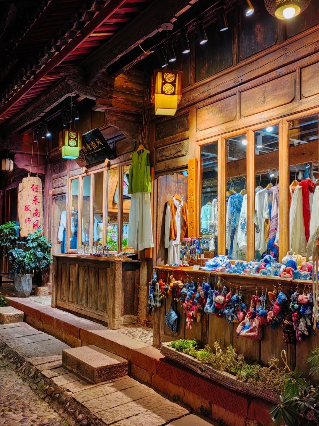 🌙 Shaxi After Dark | When the Ancient Town Falls Quiet