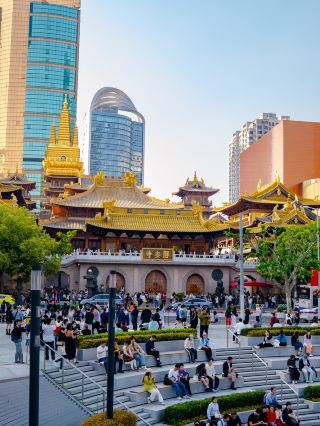 If you're visiting Jing'an Temple (静安寺) and want easy access, I recommend staying in the Jing'an Temple / Nanjing West Road area. It's close to the Metro and convenient for getting to other attractions in Shanghai.
🏨 Recommended Accommodations:
Hotels
· The Kunlun Jing An near Jing'an Temple ⭐ Convenient, easy to get around.
· Hotel Equatorial Shanghai near Jing'an Temple ⭐ Good location, not too expensive.
· Swissôtel Grand Shanghai near Jing'an Temple ⭐⭐⭐ Convenient + pretty good rooms.
· The Portman Ritz-Carlton Shanghai Nanjing West Road ⭐⭐⭐ Luxurious, central location.
· Campanile Shanghai Jing'an in Jing'an area ⭐⭐ More budget-friendly option.
· Shanghai Centre Serviced Apartment near Jing'an area ⭐⭐ Suitable for longer stays.
💰 If you're on a budget:
Try searching on Trip.com for
“Jing'an Temple / 静安寺”
and choose hotels within 500 meters of a Metro station for maximum convenience. Especially if it's your first trip,
📍 I recommend choosing a location around this area:
Jing’an Temple → Nanjing West Road → People’s Square
Because it's easy to take the Metro to The Bund, Yuyuan Garden, Shanghai Railway Station, and then transfer to a train to Suzhou/Hangzhou.