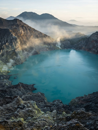 🏔️🔥 Кратер Иджен — синее пламя посреди вулкана 🇮🇩💙