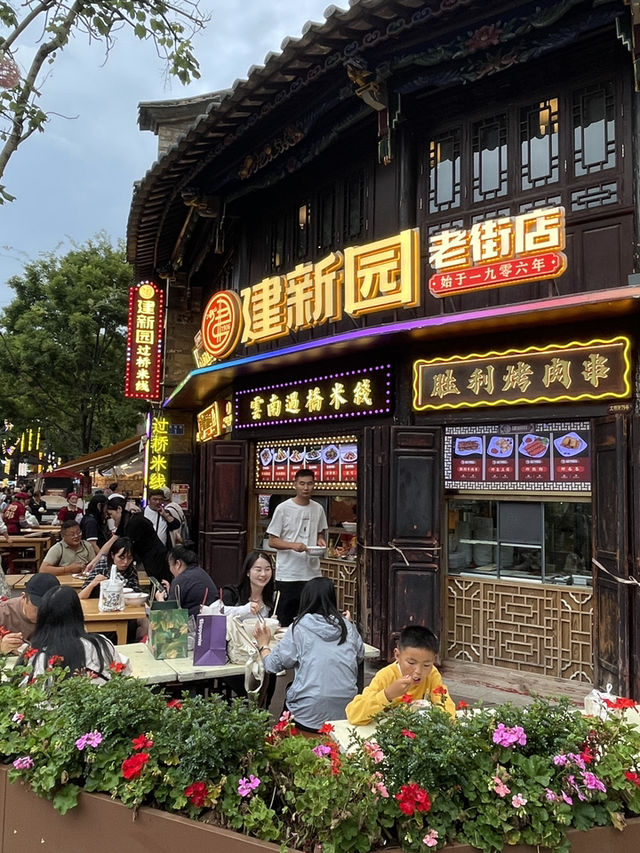 昆明歷史打卡點「金馬碧雞坊與昆明老街」藏著滿滿的滇味文化與歲月痕跡