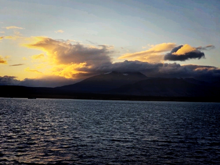 Puerto Natales — Gateway to Patagonia’s Wilderness 🌄🚤