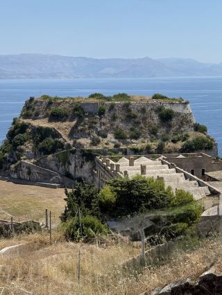 CORFU: Một hòn đảo Hy Lạp mà nữ hoàng Áo không bao giờ quên sau chuyến thăm đầu tiên của bà.
