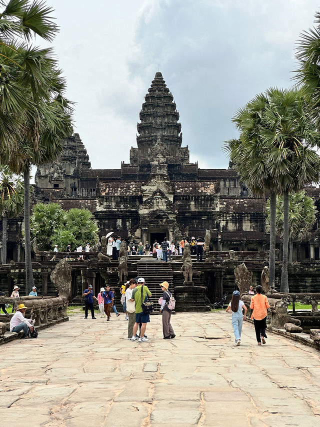 Life changing Angkor Wat, A Real World Wonder 🇰🇭 🛕 