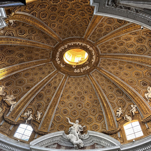 This gorgeous church is FREE to visit in Rome 🇮🇹