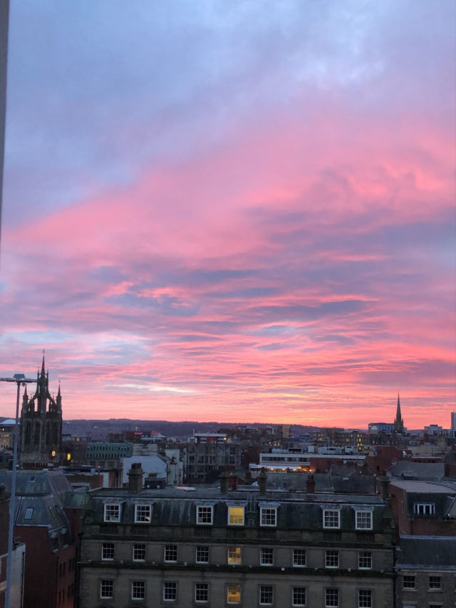 Explore Newcastle: A Perfect Blend of History, Culture, and Modern Vibes 🏙️🌟