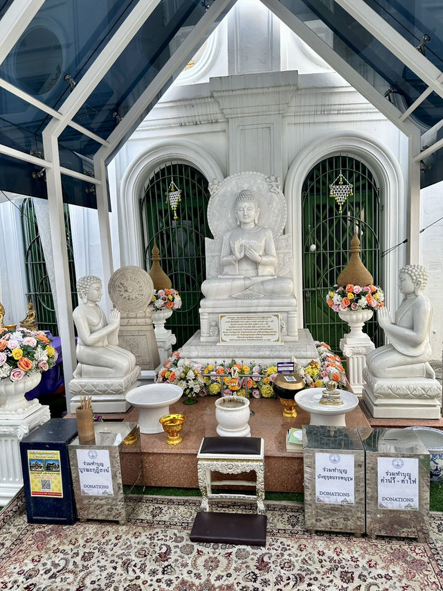 🚀 Bangkok in a Flash: From Temples to Glass Skywalks—April Adventure Unleashed 🛕🍜