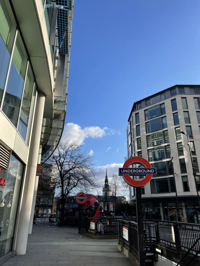 🎡 London – Classic Meets Cool 🎡