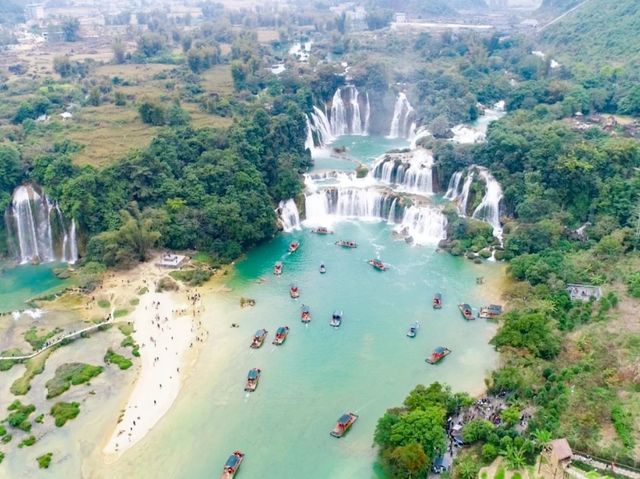 🌿 Nanning: Waterfalls, Ancient Streets & Karst Dreams 🌄