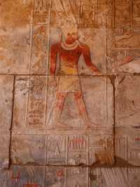 산과 사막이 펼쳐낸 왕들의 풍경 🏜