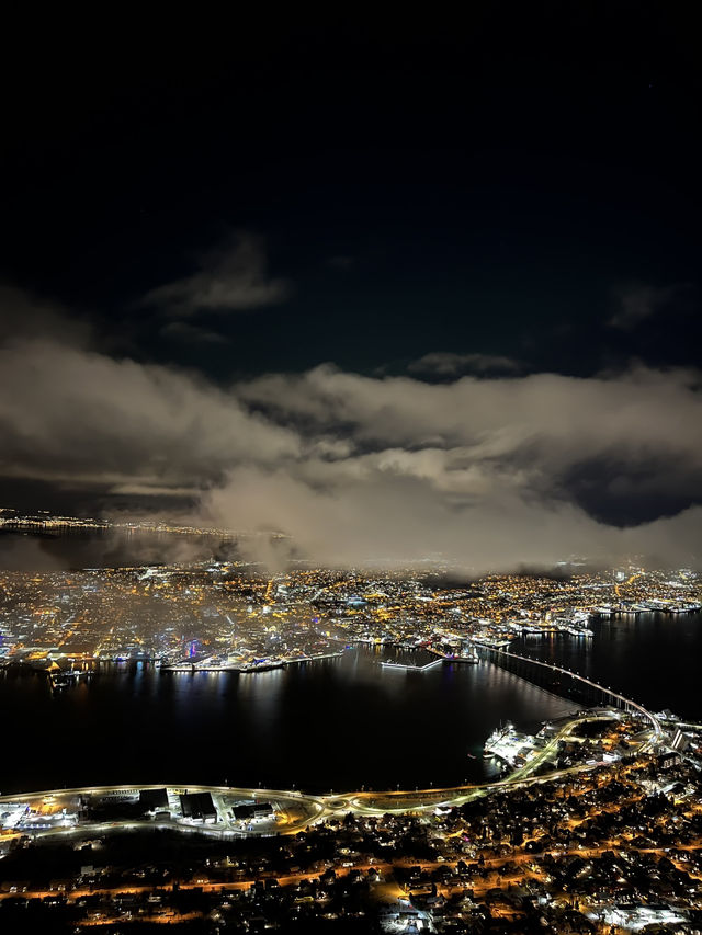 ✨ Northern Lights Hunt: Chasing Magic in the Arctic ✨ ✨ Northern Lights Hunt: Chasing Magic in the Arctic ✨