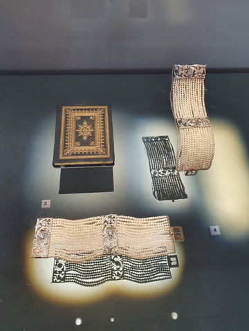 ✨ Saatchi Gallery – A Journey Through Modern Creativity 🎨✨ ✨ Saatchi Gallery – A Journey Through Modern Creativity 🎨✨