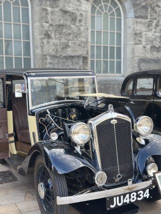 Birmingham Time Garage 🚙 Случайная встреча с классическим Land Rover, путешествие сквозь полвека.