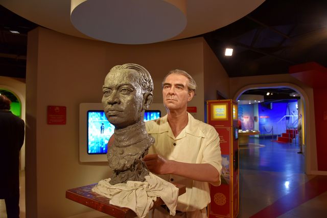 Explore Madame Tussauds Wax Museum at Siam Center.