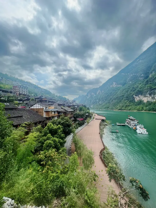 I only knew how magical this place was after regretting it! Gongtan Ancient Town