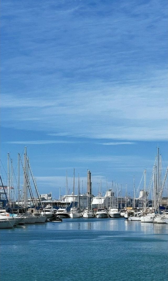 在熱那亞舊港，感受地中海的風情