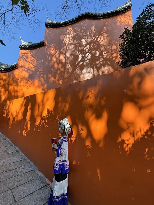 西昌旅遊|逛大石板古村拍彝族寫真！替大家去了！