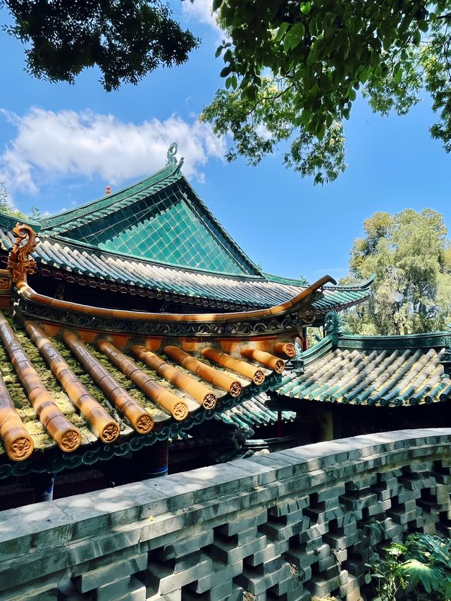 「盤龍寺：在昆明東郊尋找心靈的寧靜」