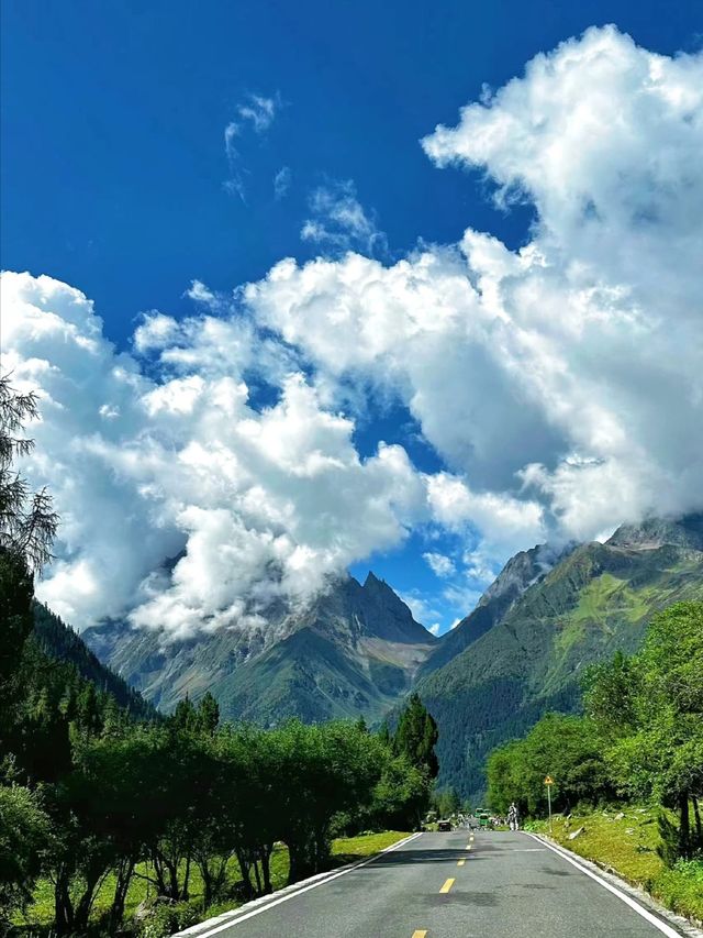 四川的四姑娘山日美景