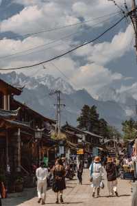 Welcome to the world-class ancient kingdom of the Naxi people, the Baisha Old Town in Lijiang, a UNESCO World Heritage Site 🙇🏻.