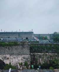 總要看看雨中的南京城牆吧，City Walk 攻略