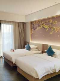 🌟 Anhui's Hidden Gem: Huilong Junlan Hotel 🏨✨
