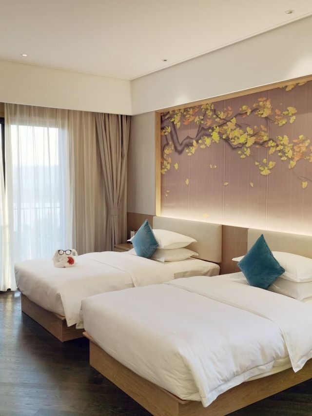 🌟 Anhui's Hidden Gem: Huilong Junlan Hotel 🏨✨