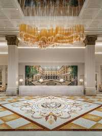 🌟✨ Macau Marvels: Dive into Versace's Dreamy Opulence 🏨🎨