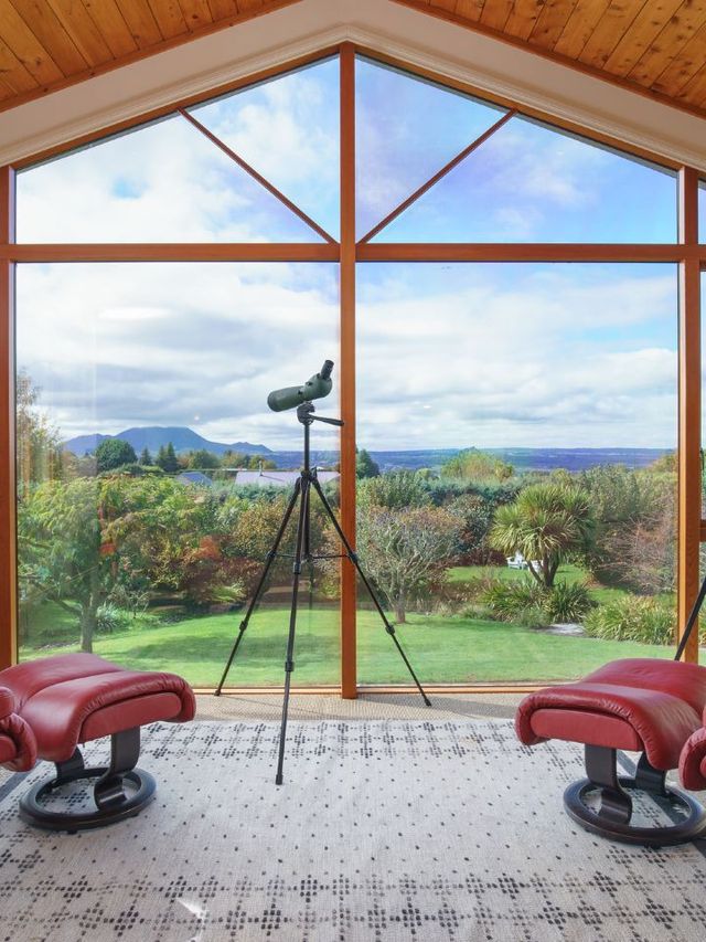 🌟 Taupo's Top Stays: Luxe Lodging & Epic Views 🏞️