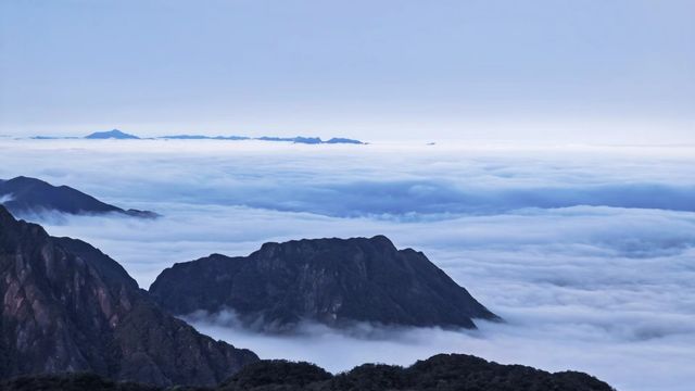 登上華南之巔貓兒山，邂逅世間浪漫。