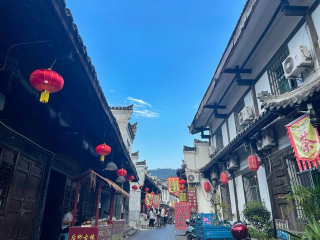 古鎮碼頭青山碧水，安康後柳風情十足。