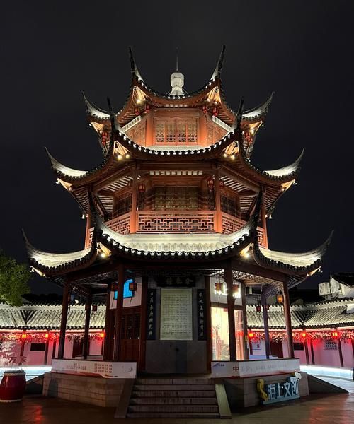 探秘上海七寶古鎮：穿越千年的文化韻味之旅。