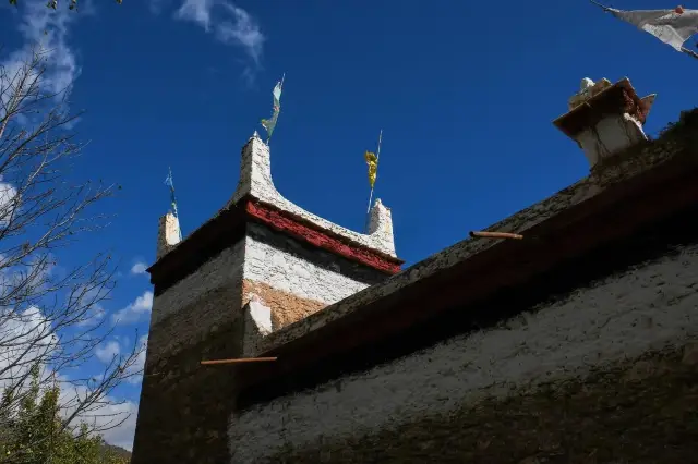 中國最美的六大鄉村古鎮之首？岩巔上的城。