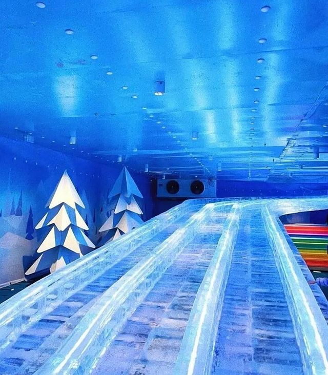 在西安也能見到冰雪世界了。
