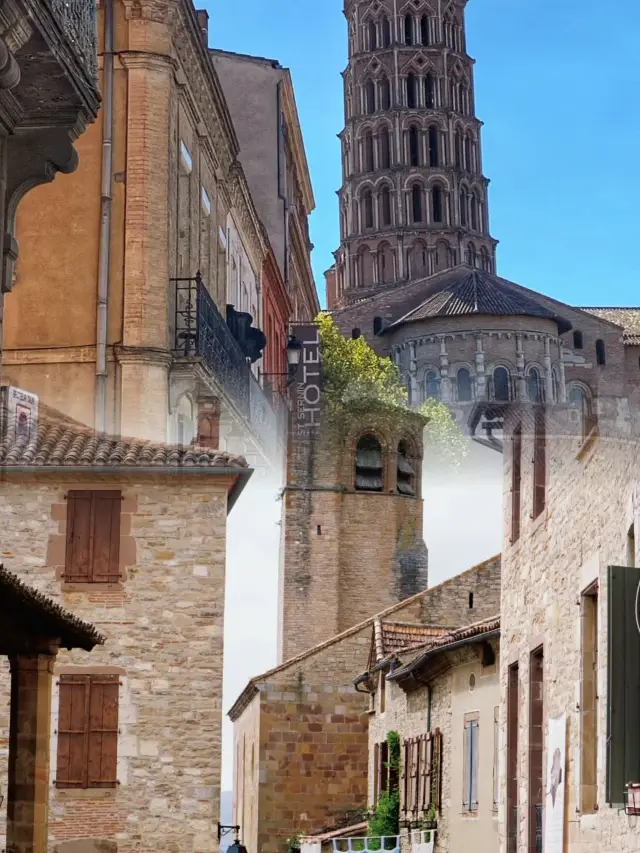 Toulouse: A Colorful Dream in Southern France