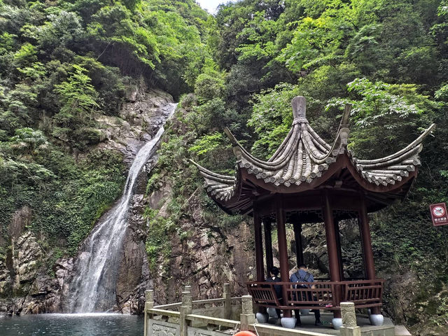 Wulong Pond and Waterfalls – A Hidden Gem in Ningbo! 🌿💧